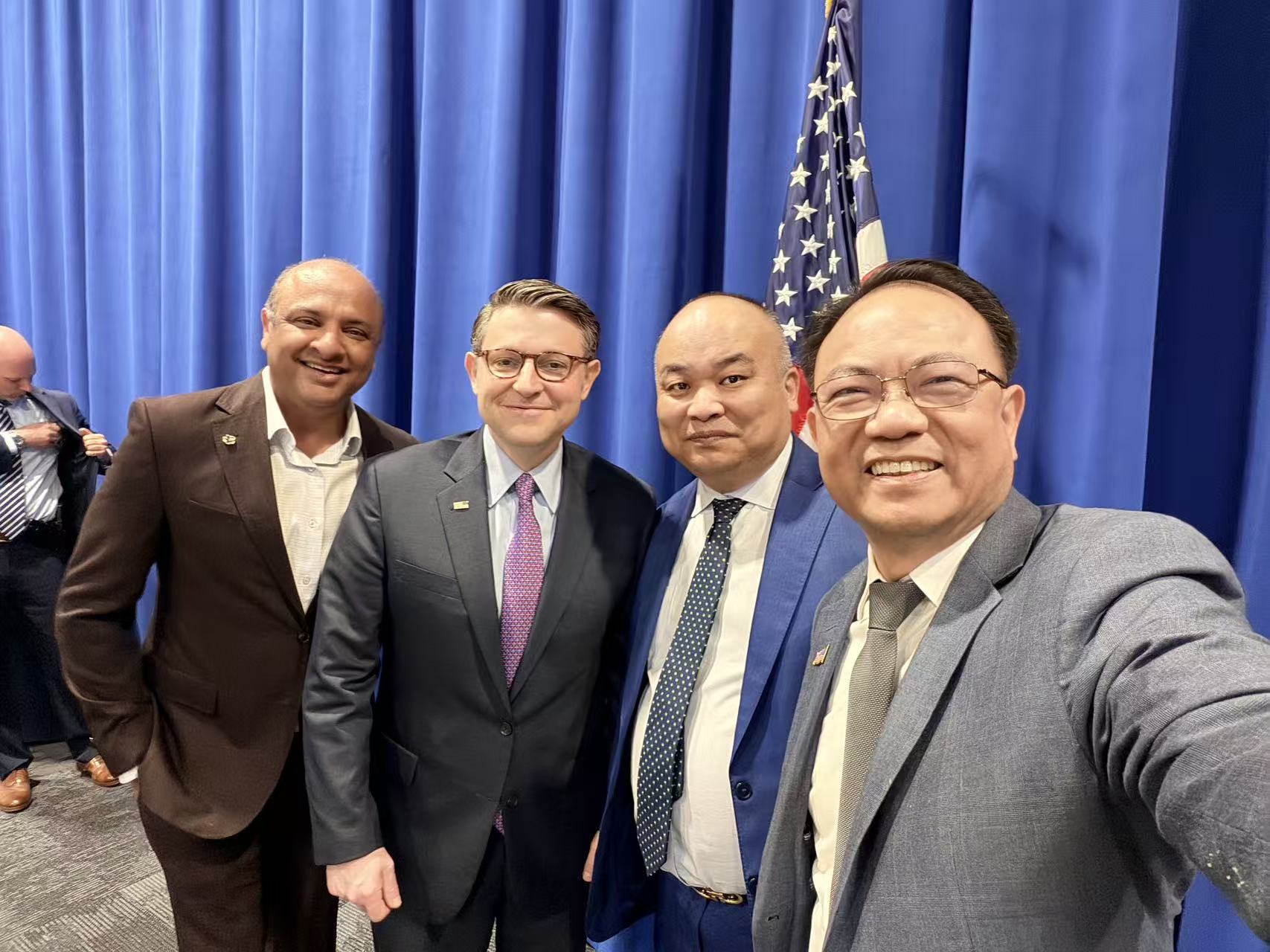 庞氏骗局揭秘：自古深情留不住 最是套路得人心