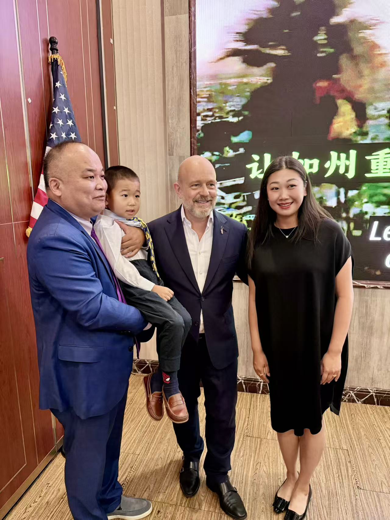 美媒：中国留学生中不乏找人代课者 律师提醒违法